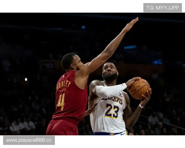 湖人多方面展现强势优势有望强力冲击西部第二席位前景十分被看好